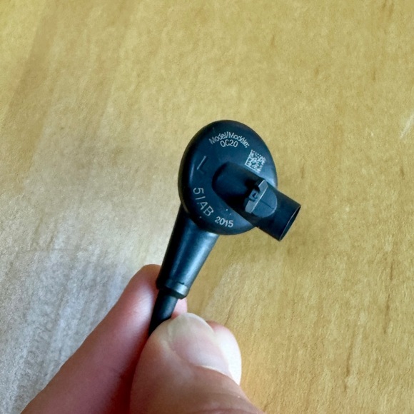 Bose QC20 Wired Headphones Noise Cancelling Earbuds - Picture 4 of 5